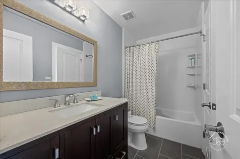 1637 Orchard Court West Chicago IL 60185