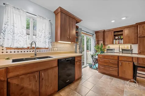 1637 Orchard Court West Chicago IL 60185