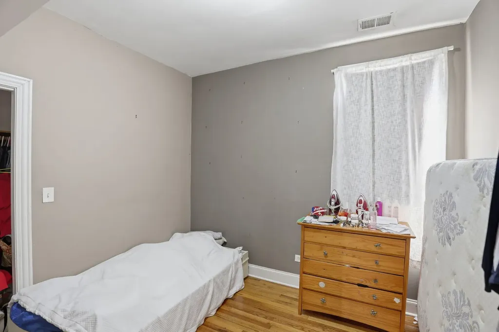 4937 West Huron Street Chicago IL 60644