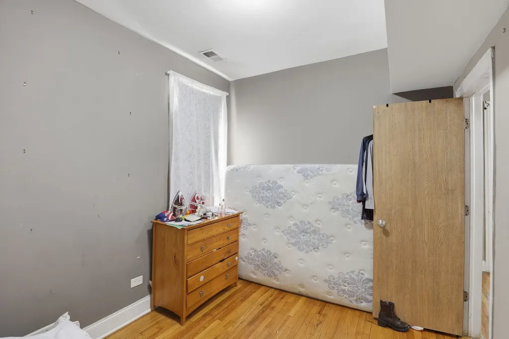 4937 West Huron Street Chicago IL 60644