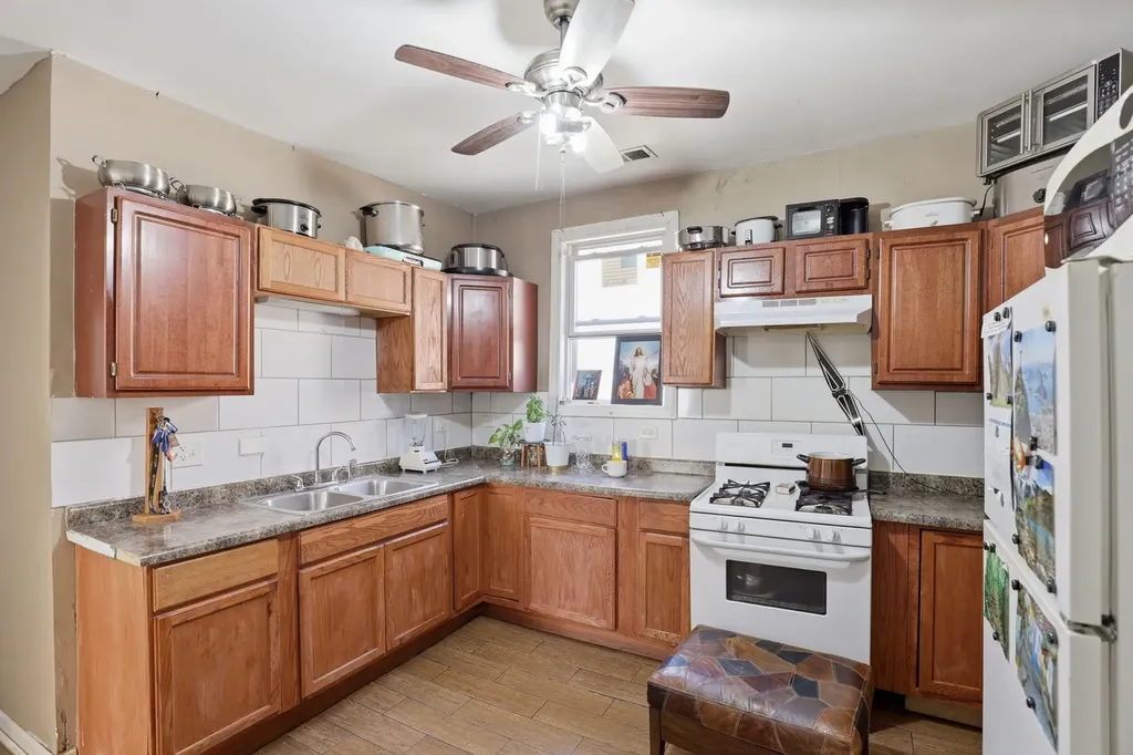 4937 West Huron Street Chicago IL 60644