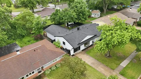 145 Wildwood Road Elk Grove Village IL 60007