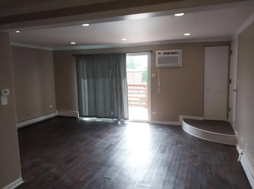 629 West 65th Street Westmont IL 60559