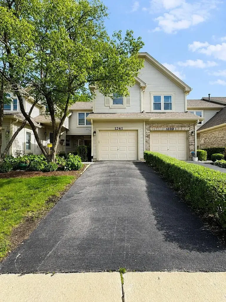 1241 Tennyson Lane Naperville IL 60540