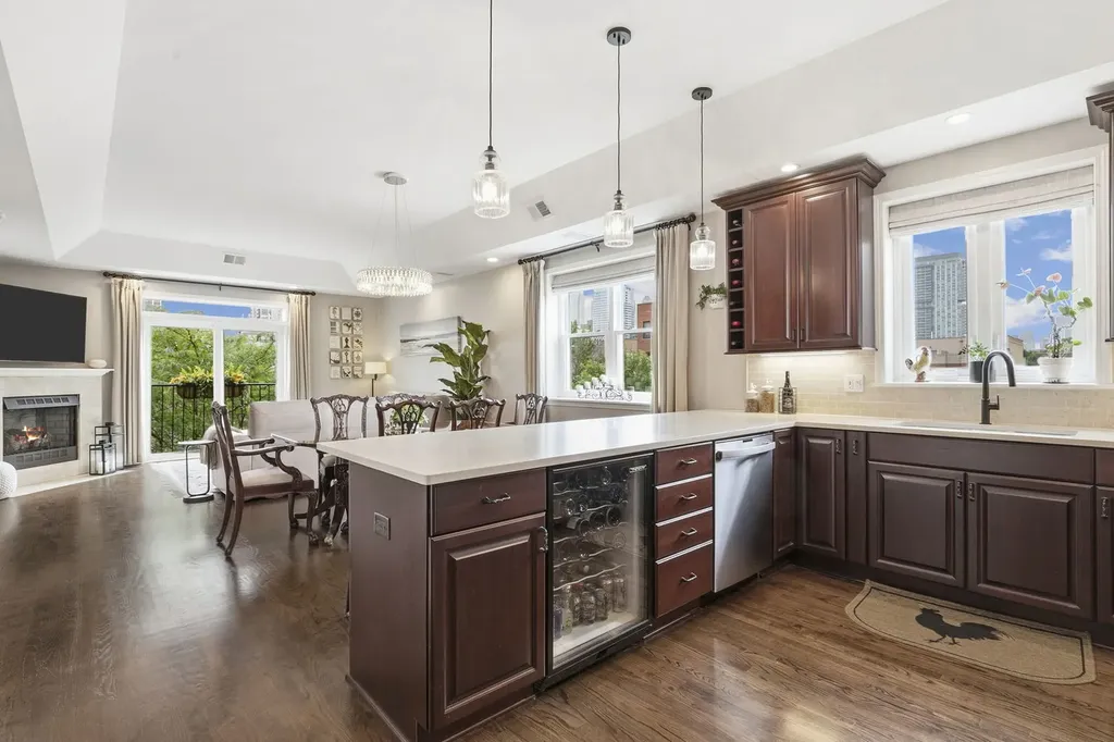 1422 North Orleans Street Chicago IL 60610