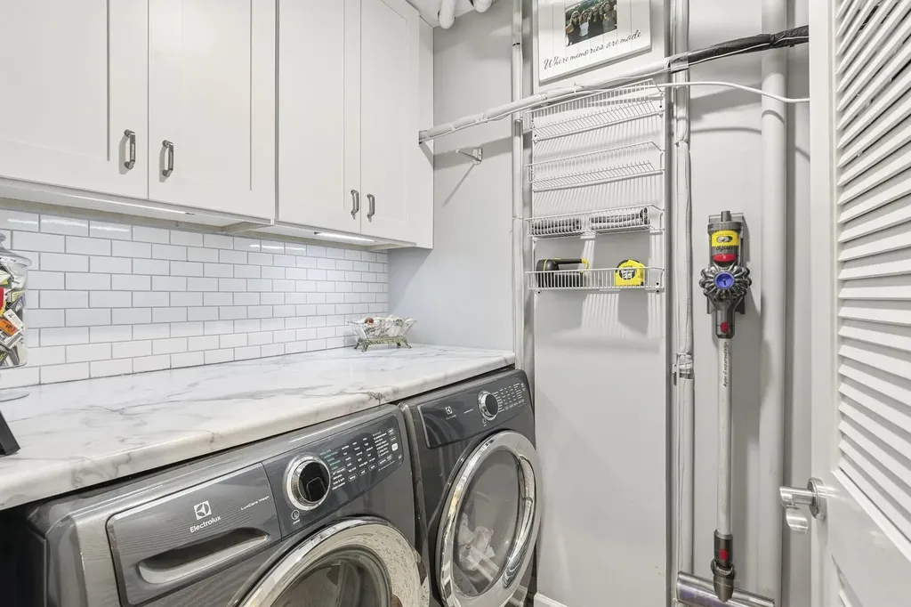 1422 North Orleans Street Chicago IL 60610