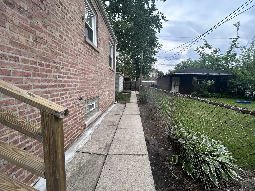 12211 South Lafayette Avenue Chicago IL 60628