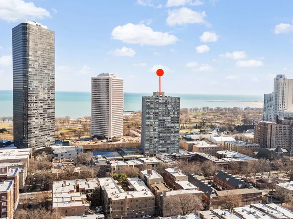 5320 North Sheridan Road Chicago IL 60640