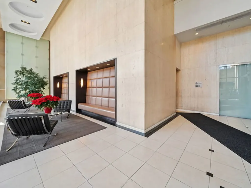 5320 North Sheridan Road Chicago IL 60640
