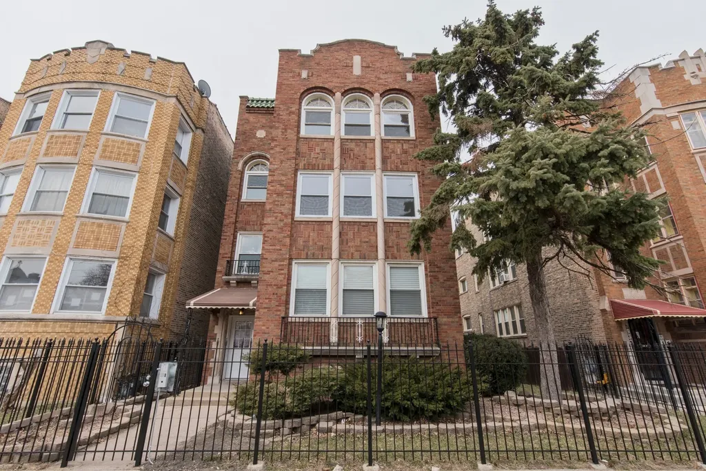 7938 South Honore Street Chicago IL 60620
