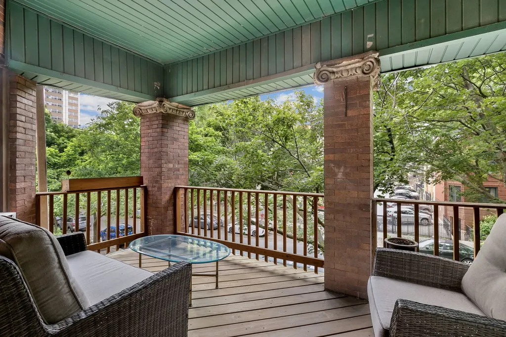 839 West Lakeside Place Chicago IL 60640