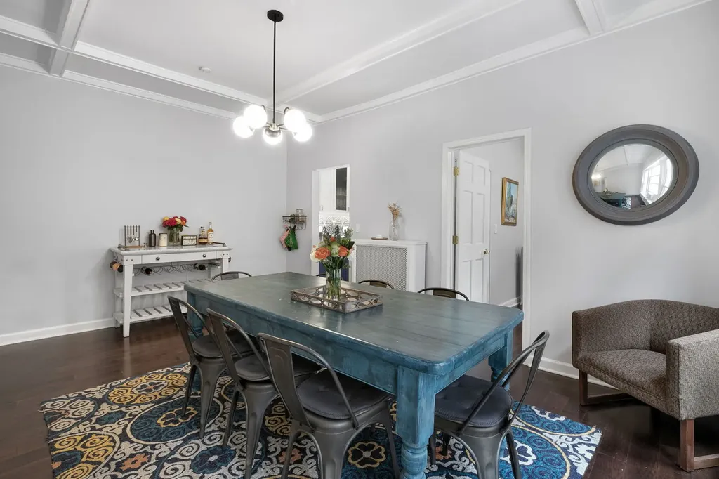 839 West Lakeside Place Chicago IL 60640