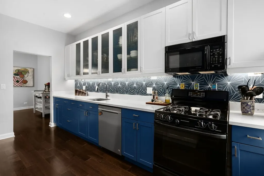 839 West Lakeside Place Chicago IL 60640