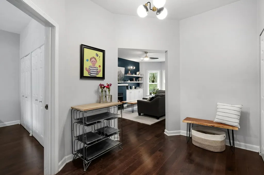 839 West Lakeside Place Chicago IL 60640