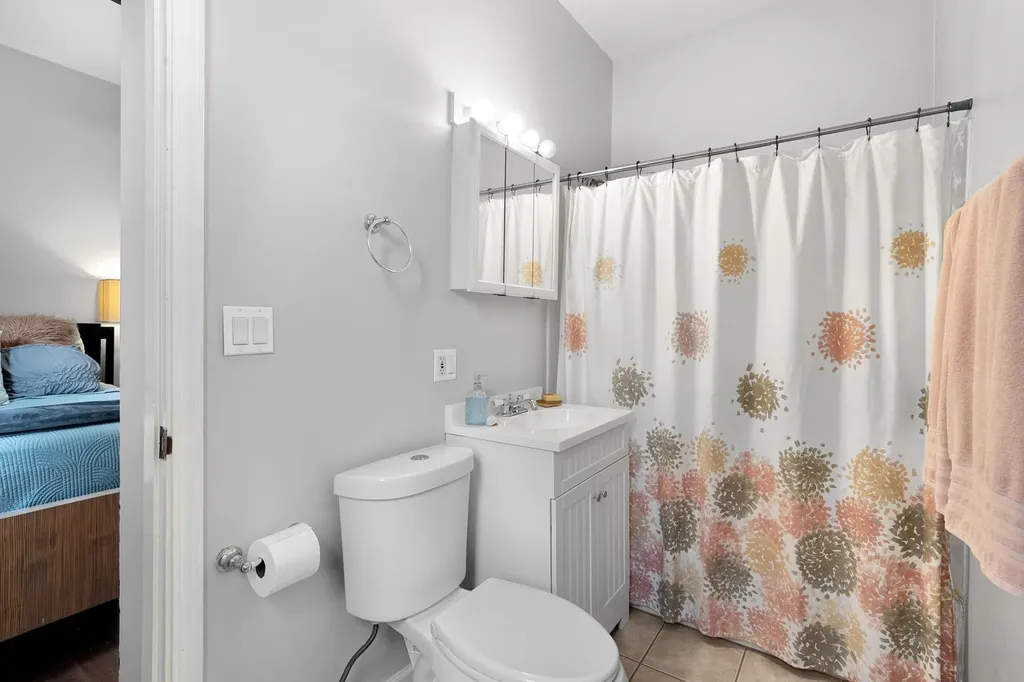 839 West Lakeside Place Chicago IL 60640