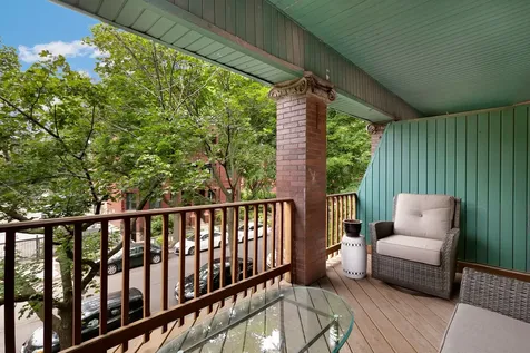 839 West Lakeside Place Chicago IL 60640