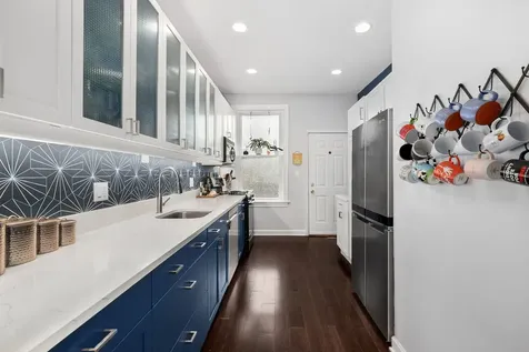 839 West Lakeside Place Chicago IL 60640