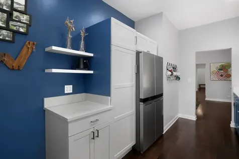 839 West Lakeside Place Chicago IL 60640