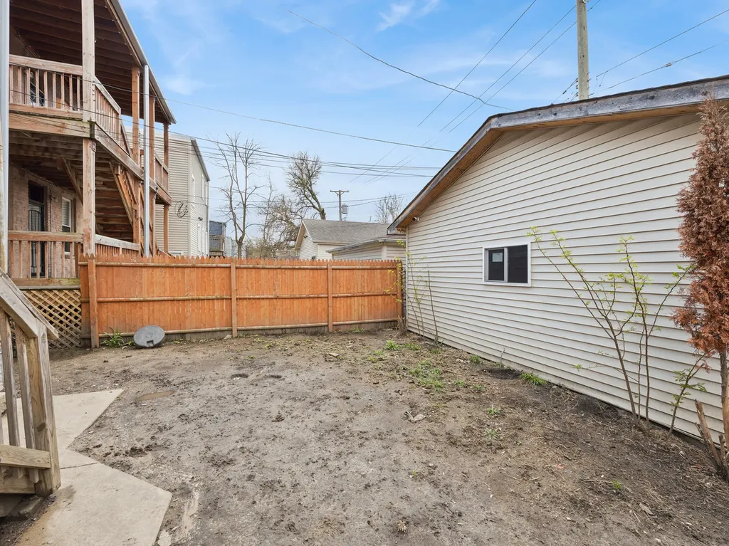 184 North Leamington Avenue Chicago IL 60644
