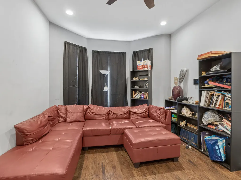 184 North Leamington Avenue Chicago IL 60644