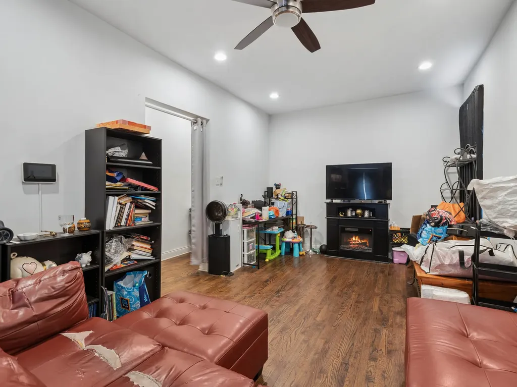184 North Leamington Avenue Chicago IL 60644