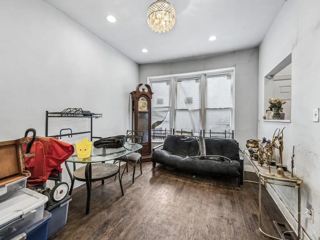 184 North Leamington Avenue Chicago IL 60644