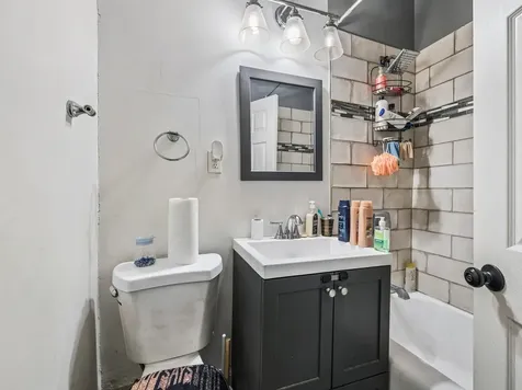184 North Leamington Avenue Chicago IL 60644
