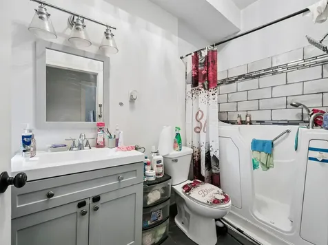 184 North Leamington Avenue Chicago IL 60644