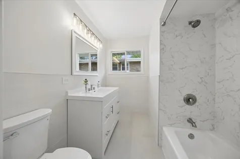 2410 Sunnyside Avenue Westchester IL 60154