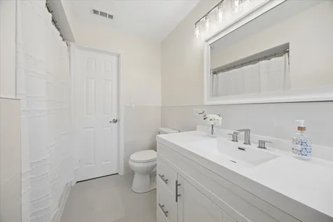 2410 Sunnyside Avenue Westchester IL 60154