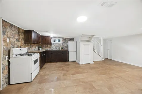 2410 Sunnyside Avenue Westchester IL 60154