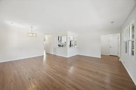 2410 Sunnyside Avenue Westchester IL 60154