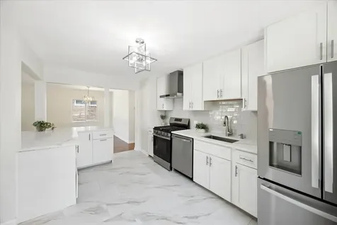 2410 Sunnyside Avenue Westchester IL 60154