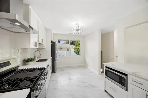 2410 Sunnyside Avenue Westchester IL 60154
