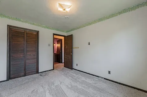 13 Grand Oaks Drive Lincoln IL 62656