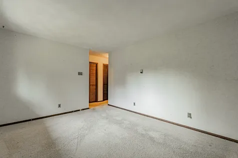 13 Grand Oaks Drive Lincoln IL 62656