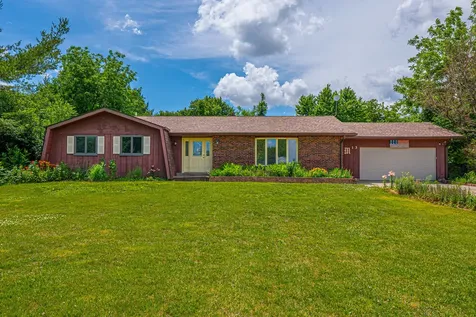 13 Grand Oaks Drive Lincoln IL 62656