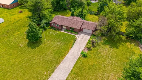 13 Grand Oaks Drive Lincoln IL 62656