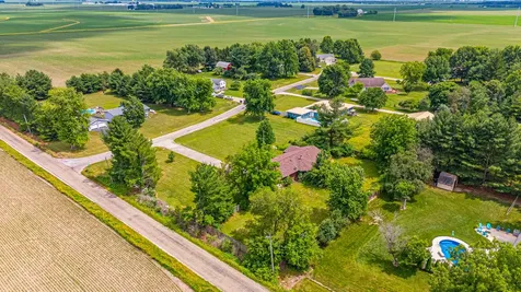 13 Grand Oaks Drive Lincoln IL 62656