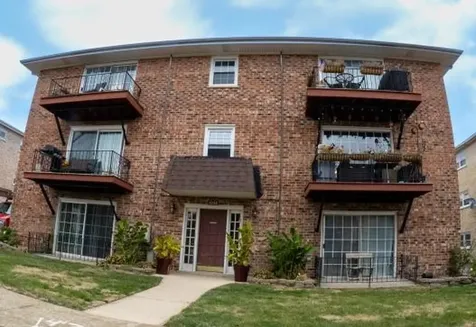 7048 Oconnell Drive Chicago Ridge IL 60415