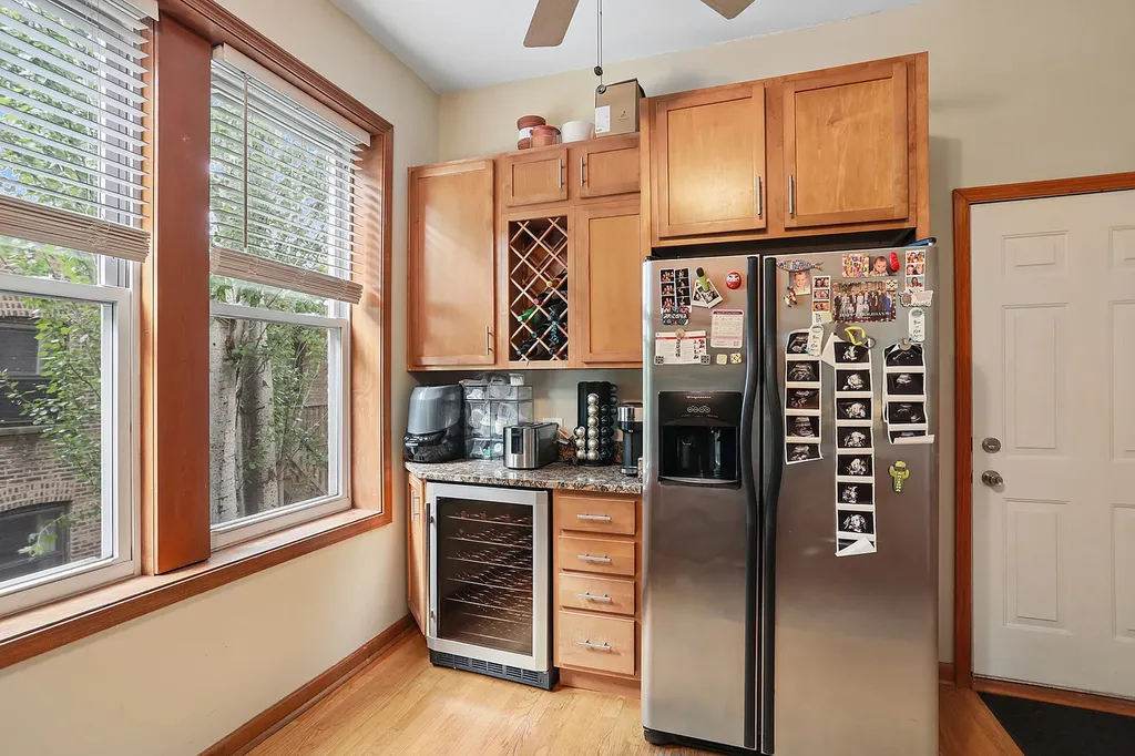 938 North Damen Avenue Chicago IL 60622