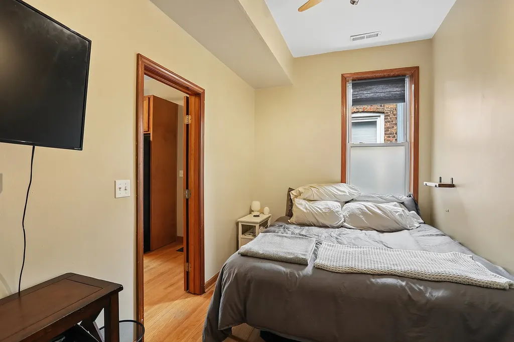 938 North Damen Avenue Chicago IL 60622