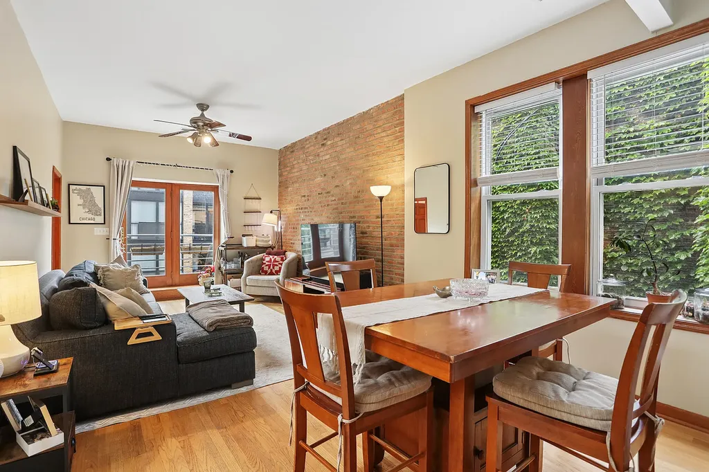 938 North Damen Avenue Chicago IL 60622