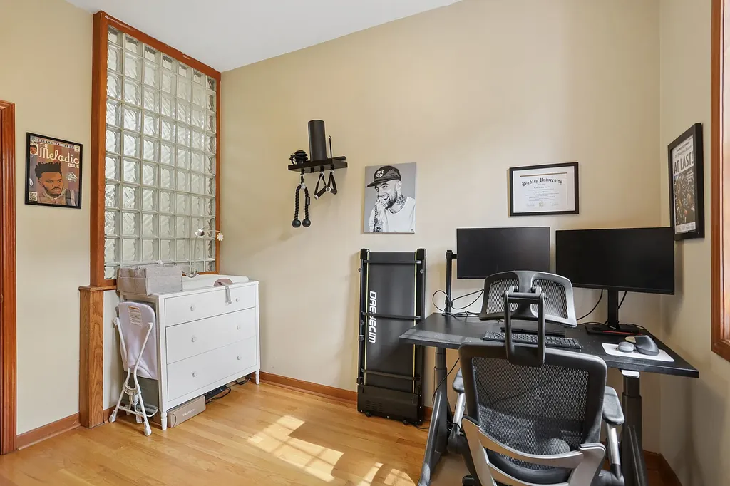 938 North Damen Avenue Chicago IL 60622