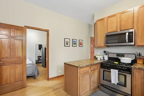 938 North Damen Avenue Chicago IL 60622