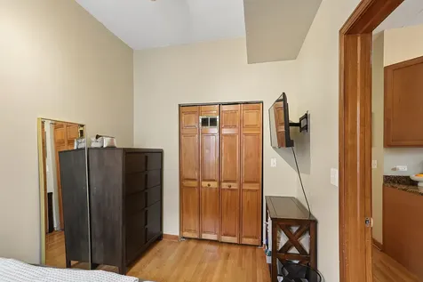 938 North Damen Avenue Chicago IL 60622