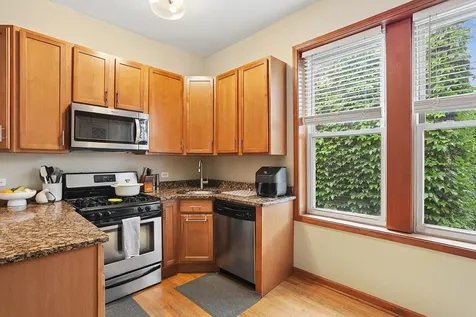 938 North Damen Avenue Chicago IL 60622