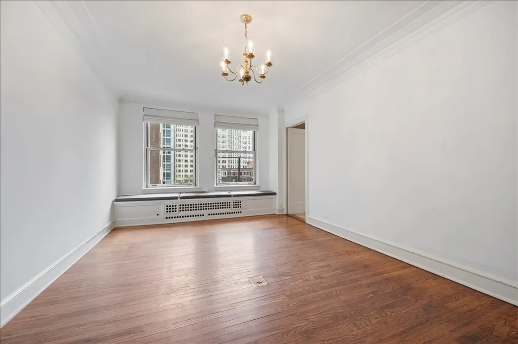 2440 North Lakeview Avenue Chicago IL 60614