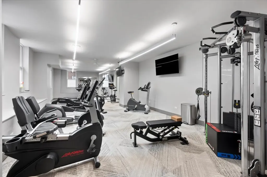 2440 North Lakeview Avenue Chicago IL 60614