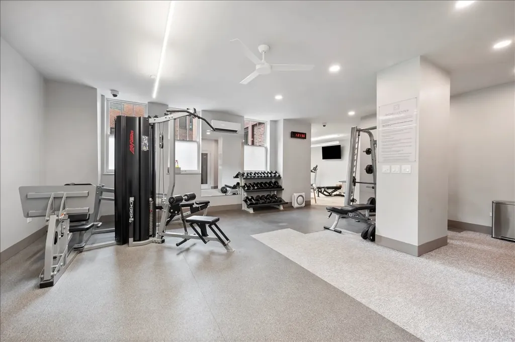 2440 North Lakeview Avenue Chicago IL 60614